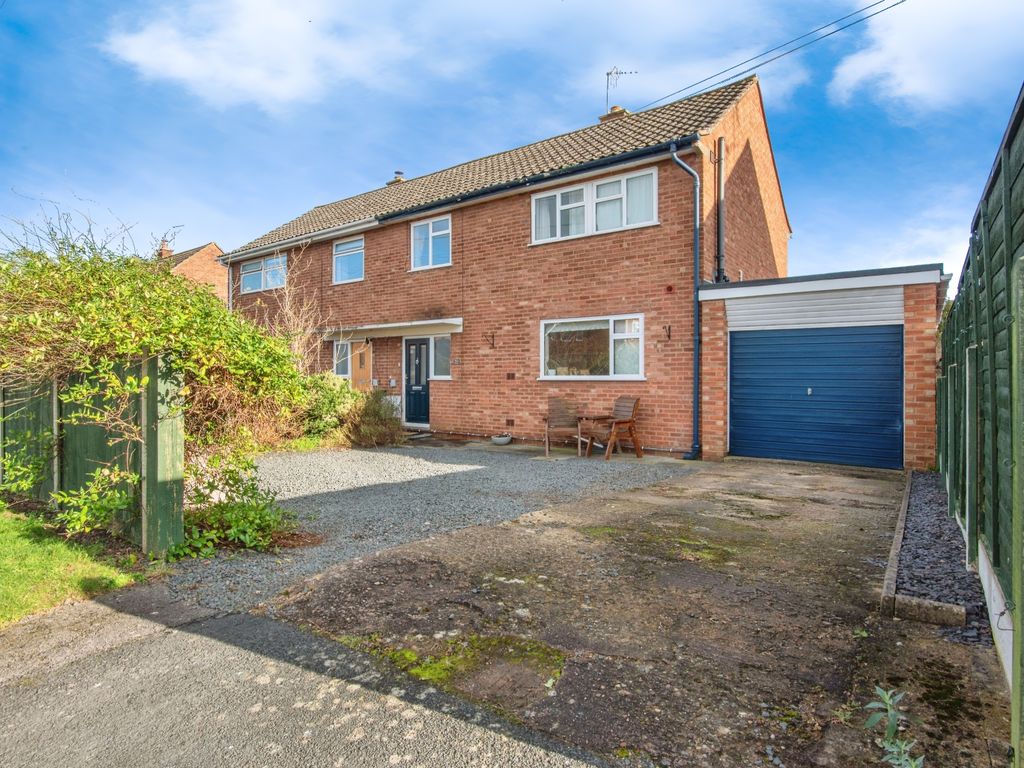 3 bed semidetached house for sale in Beauchamp Road, Malvern WR14, £