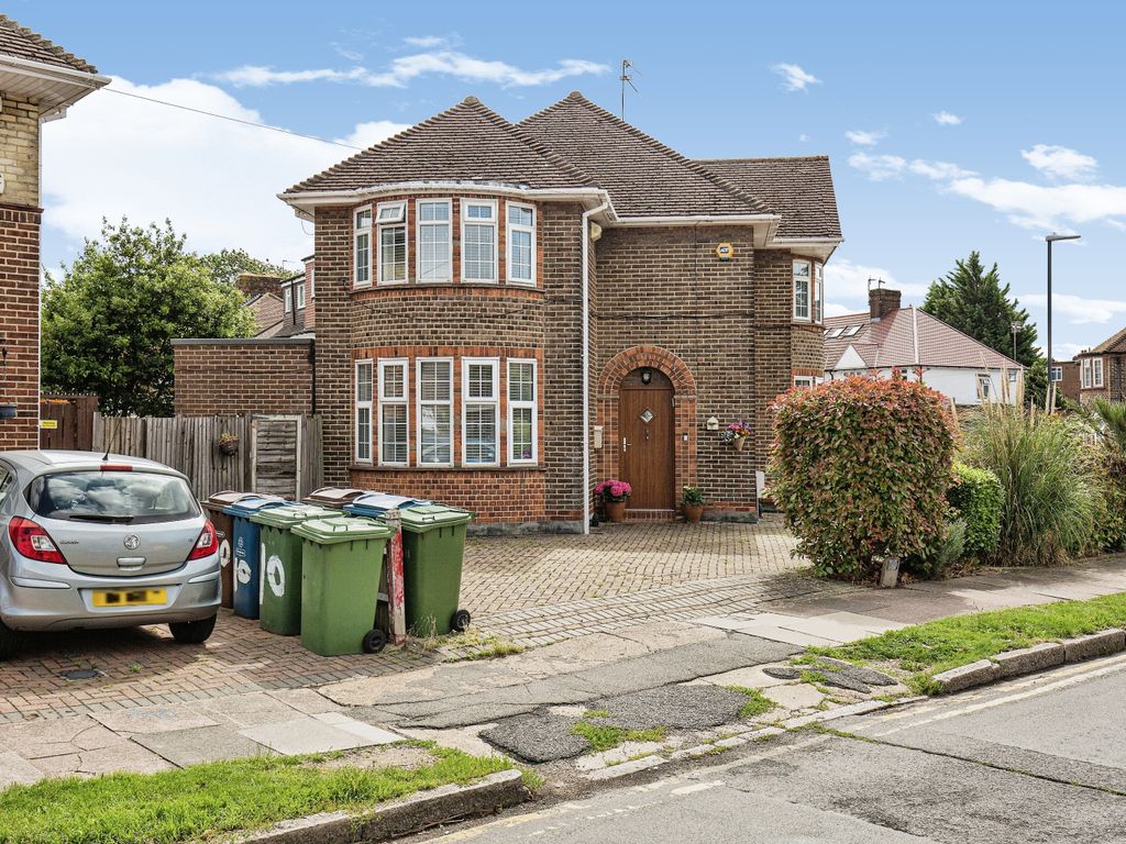 3 bed semidetached house for sale in Howberry Road, Canons Park HA8, £