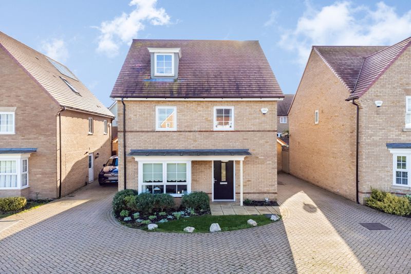 5 bed detached house for sale in Broadstone Road, StanfordLeHope SS17 Zoopla