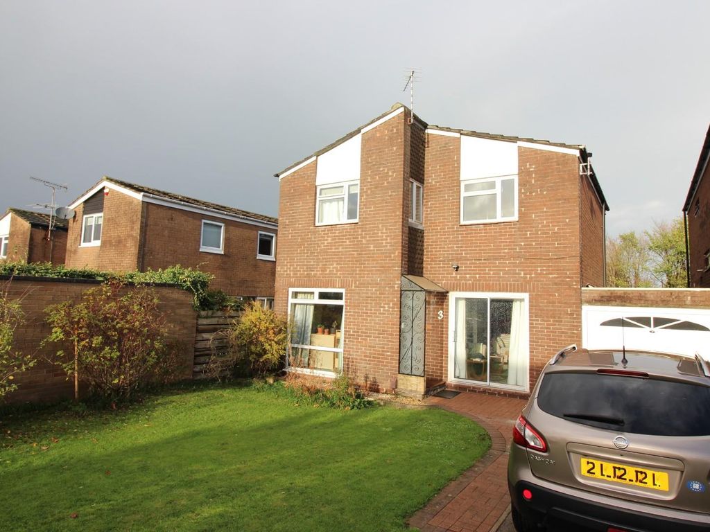4 bed detached house for sale in Waterford Close, Thornbury, Bristol