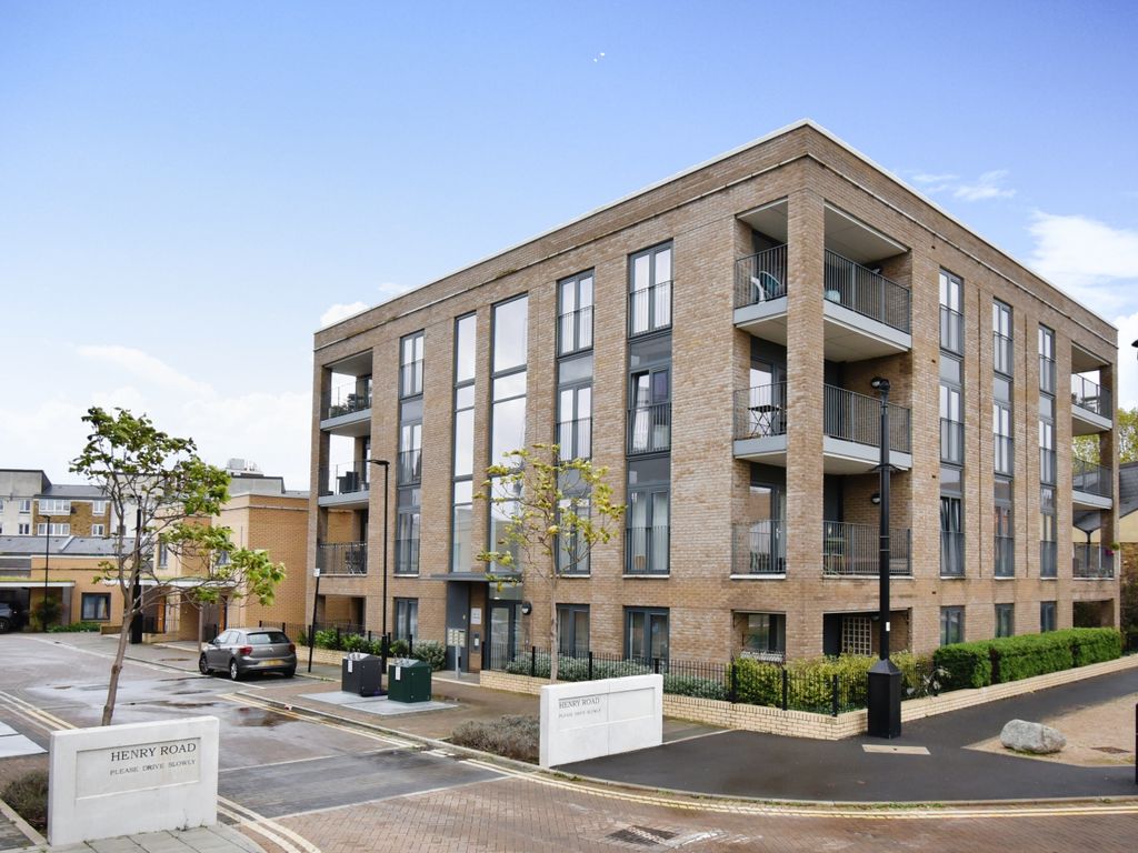 17 Henry Road, Oval SW9  