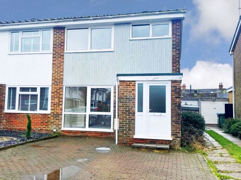 3 bed semidetached house to rent in Saltings Way, Upper Beeding