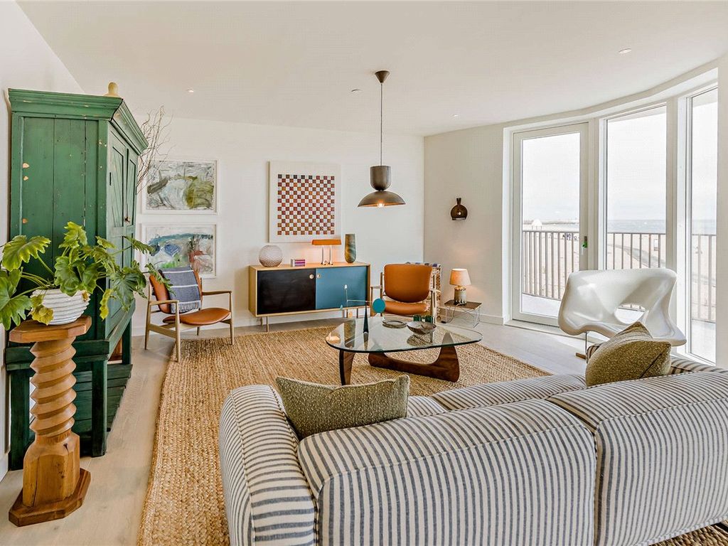 New home, 4 bed terraced house for sale in Shoreline, Folkestone, Kent