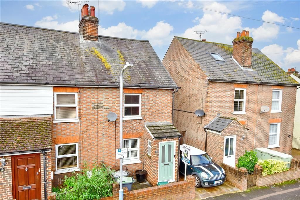 3 bed semidetached house for sale in Lavender Hill, Tonbridge, Kent