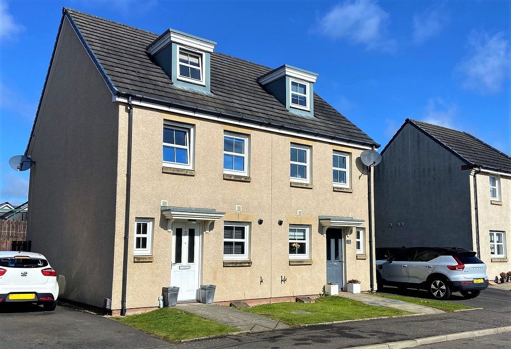 3 bed semidetached house for sale in Macduff Road, Dunfermline KY11