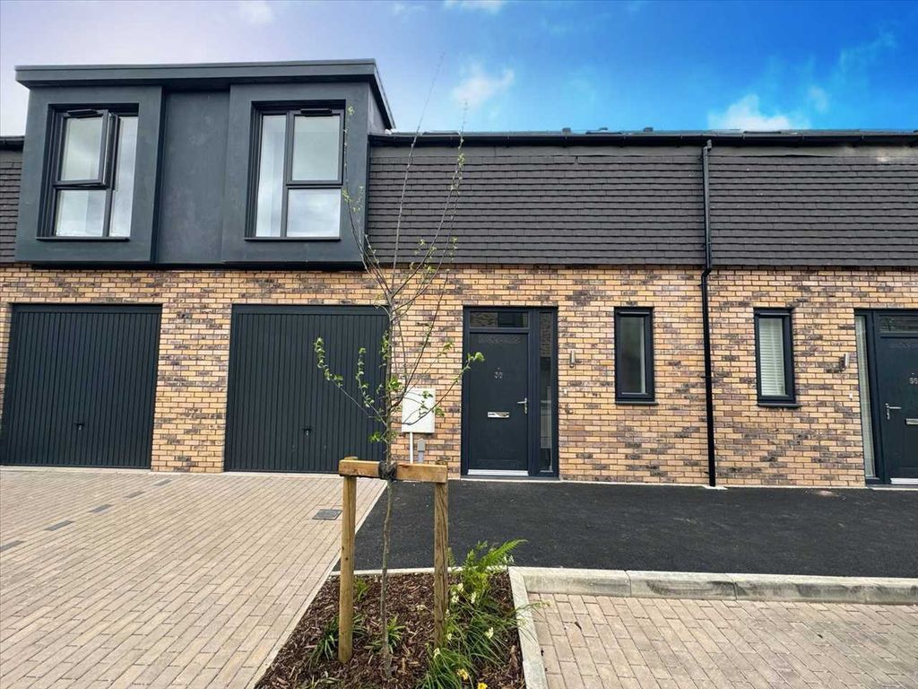 4 bed town house to rent in Parkes Avenue, Birmingham B12, £2,200 pcm