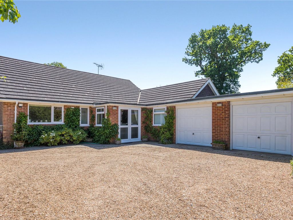 3 bed bungalow for sale in The Meadows, Churt, Farnham, Surrey GU10