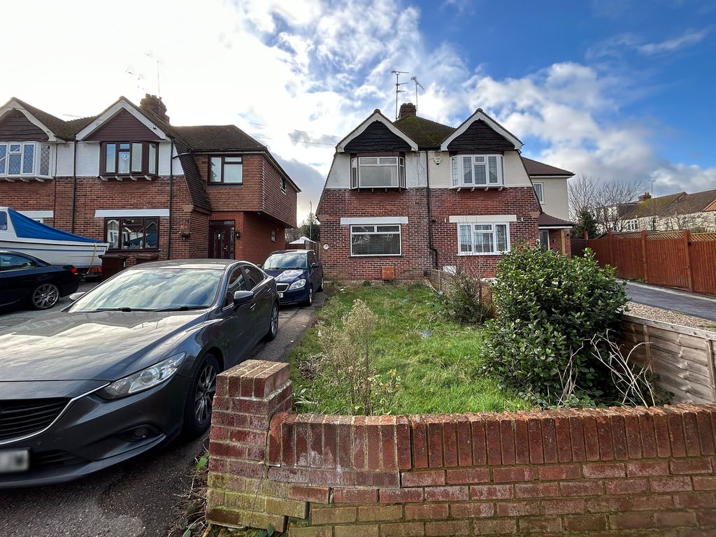 Semidetached house for sale in 4 Tudor Grove, Rainham, Gillingham