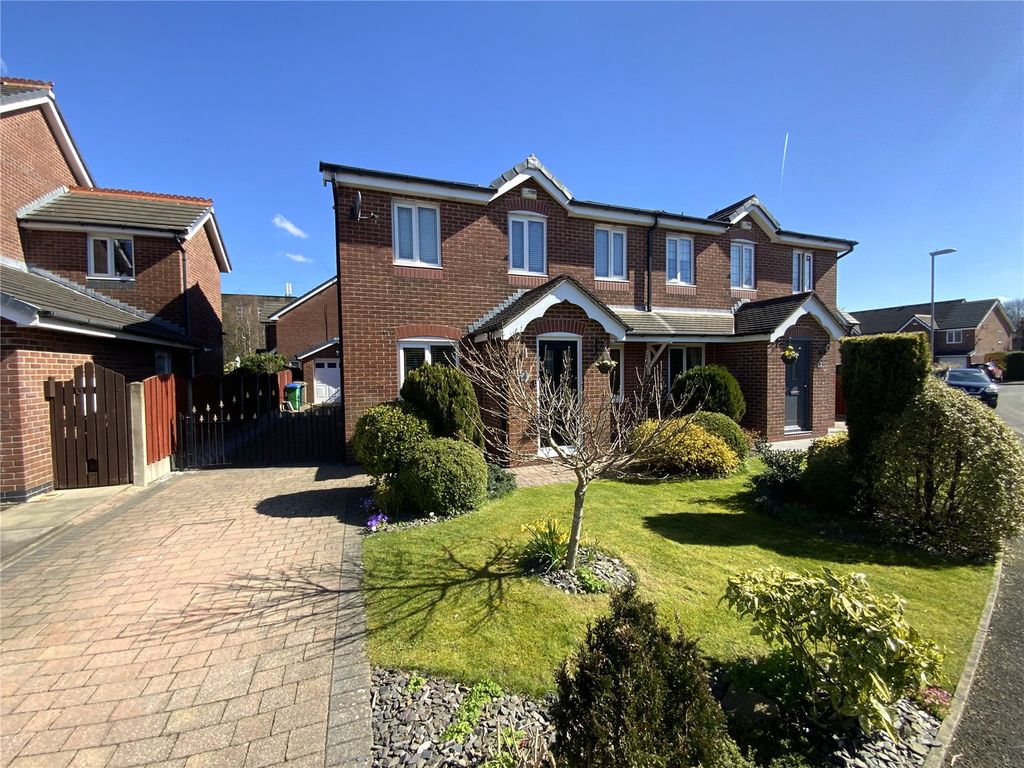 3 bed semidetached house for sale in Lambourne Grove, Milnrow