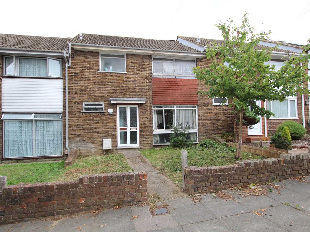 3 bed terraced house for sale in Mackenzie Way, Gravesend DA12 Zoopla