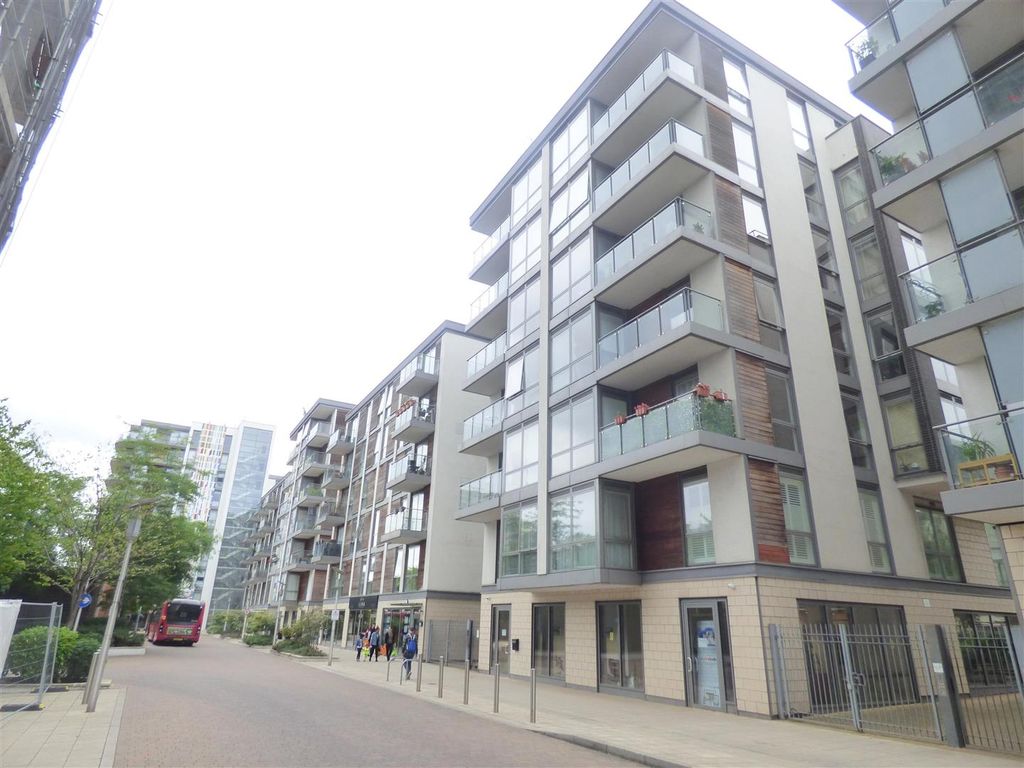 2 bed flat for sale in Ealing Road, Brentford TW8, £445,000 Zoopla