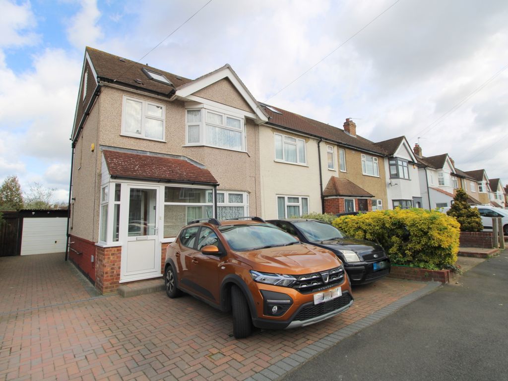 3 bed end terrace house for sale in Ellington Road, Feltham TW13, £