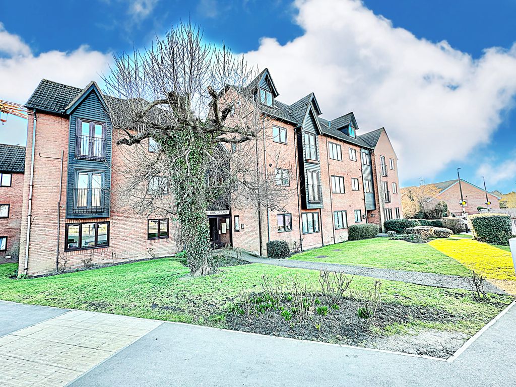 2 bed flat to rent in Shakespeare Road, Bedford MK40 Zoopla