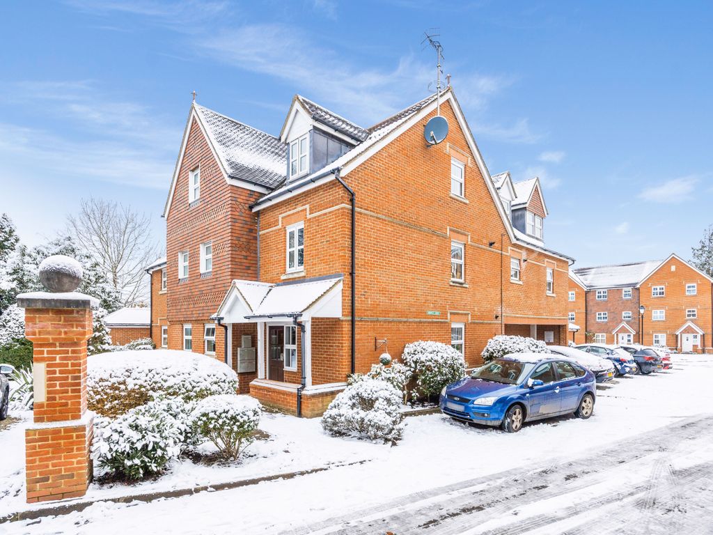 2 bed flat for sale in Berwick Lodge, Reigate, Surrey RH2 Zoopla