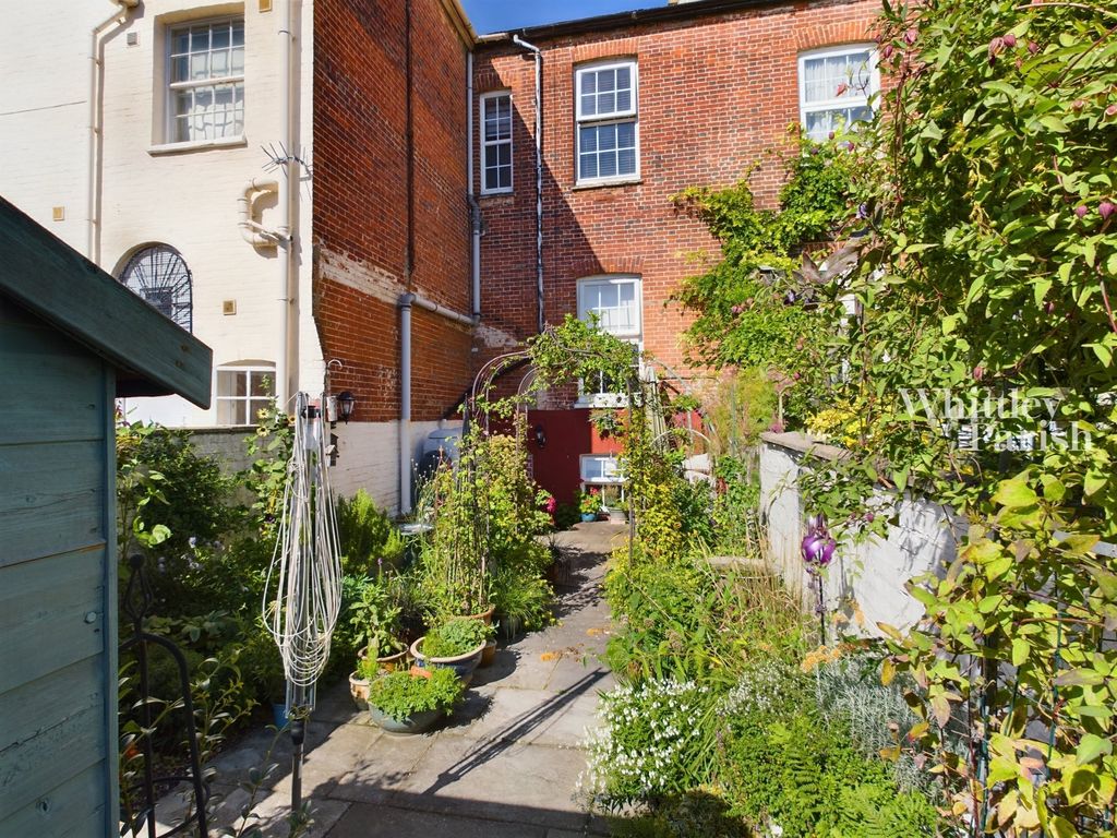 2 bed terraced house for sale in Victoria Road, Diss IP22, £240,000