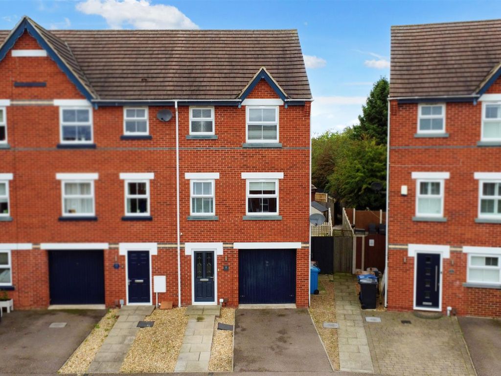 4 bed town house for sale in Grey Meadow Road, Ilkeston, Derbyshire DE7
