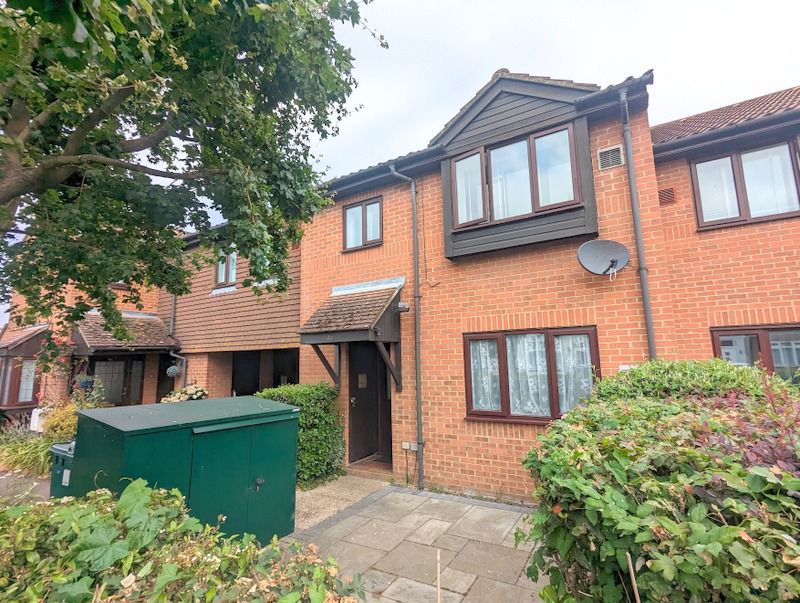 1 bed terraced house for sale in Lowlands Drive, Stanwell, Staines TW19