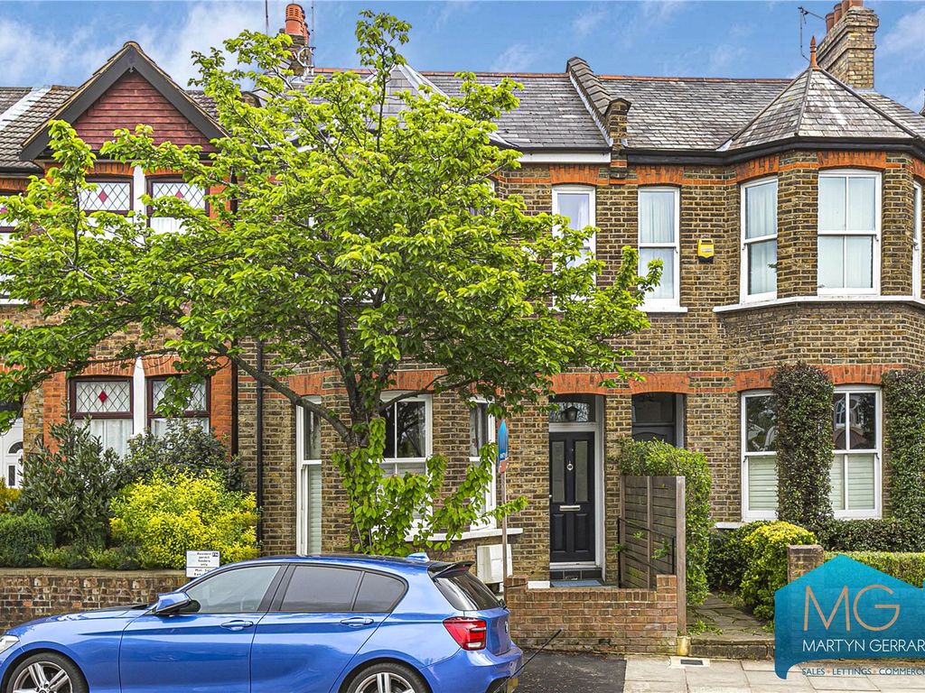 3 bed terraced house for sale in Gainsborough Road, London N12, £