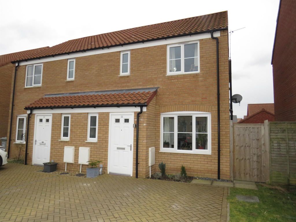 3 bed semidetached house to rent in Avocet Rise, Sprowston, Norwich