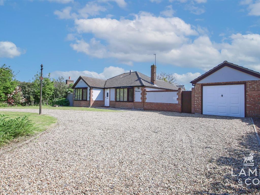 4 bed detached bungalow for sale in New Thorpe Avenue, ThorpeLeSoken