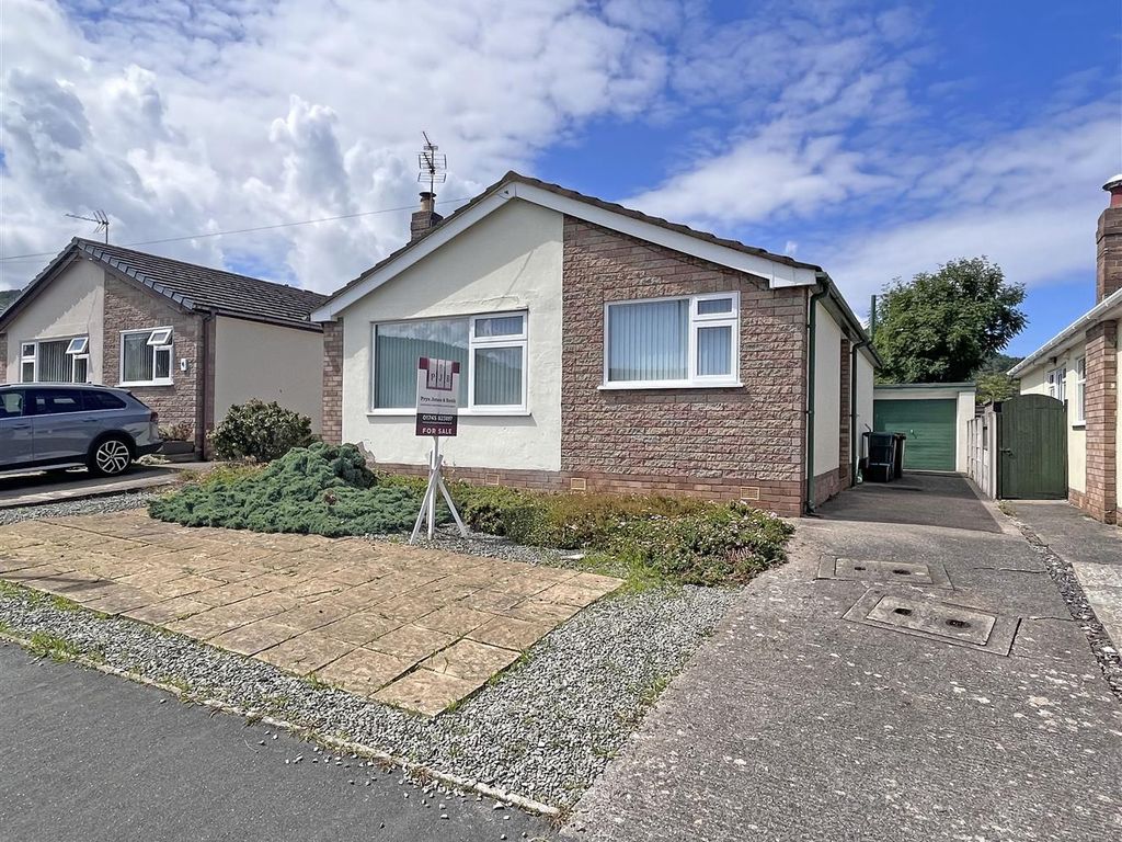 3 bed detached bungalow for sale in Lon Derw, Abergele, Conwy LL22 Zoopla