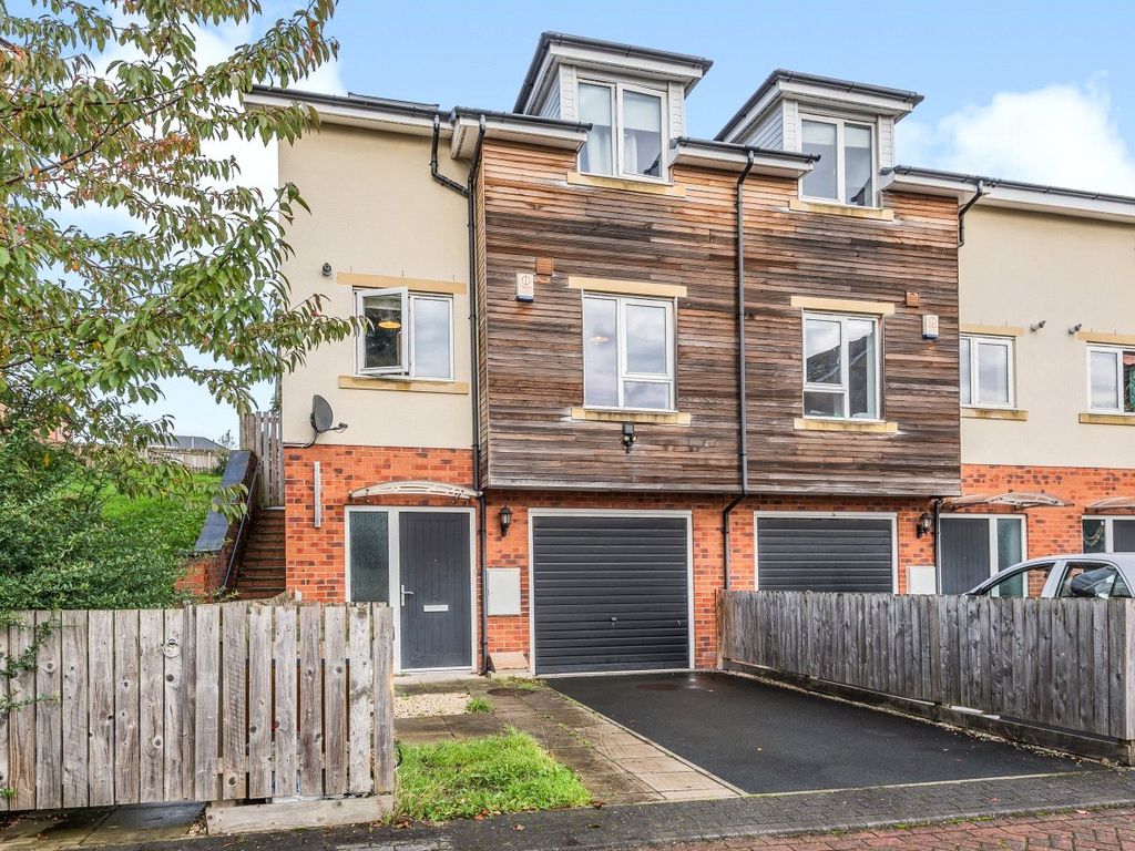 3 bed terraced house for sale in Parkside Close, Burley, Leeds LS4, £