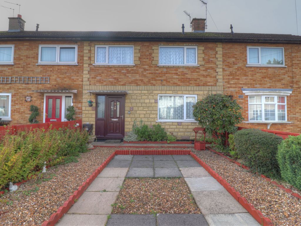 3 bed town house for sale in Birstow Crescent, Leicester LE4, £260,000