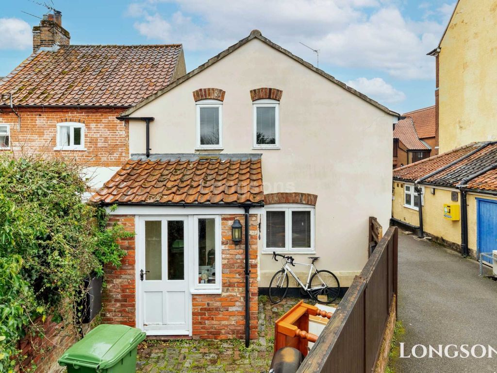 3 bed terraced house for sale in London Street, Swaffham PE37, £215,000 Zoopla