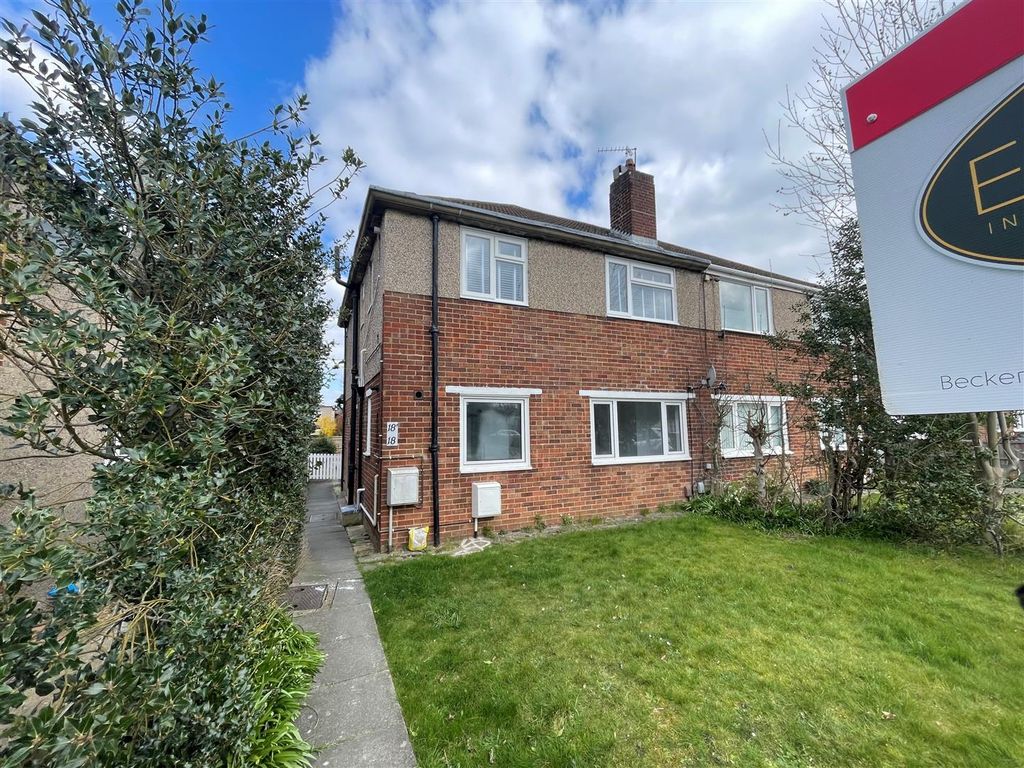 2 bed to rent in Shepperton Road, Petts Wood, Orpington BR5