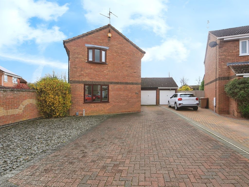 4 bed detached house for sale in Wycliffe Grove, Werrington, Peterborough PE4, £340,000 Zoopla