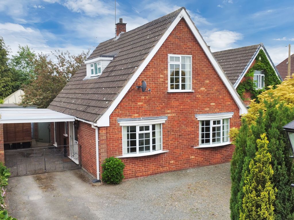 3 bed detached house for sale in Middleton Road, Oswestry SY11 Zoopla