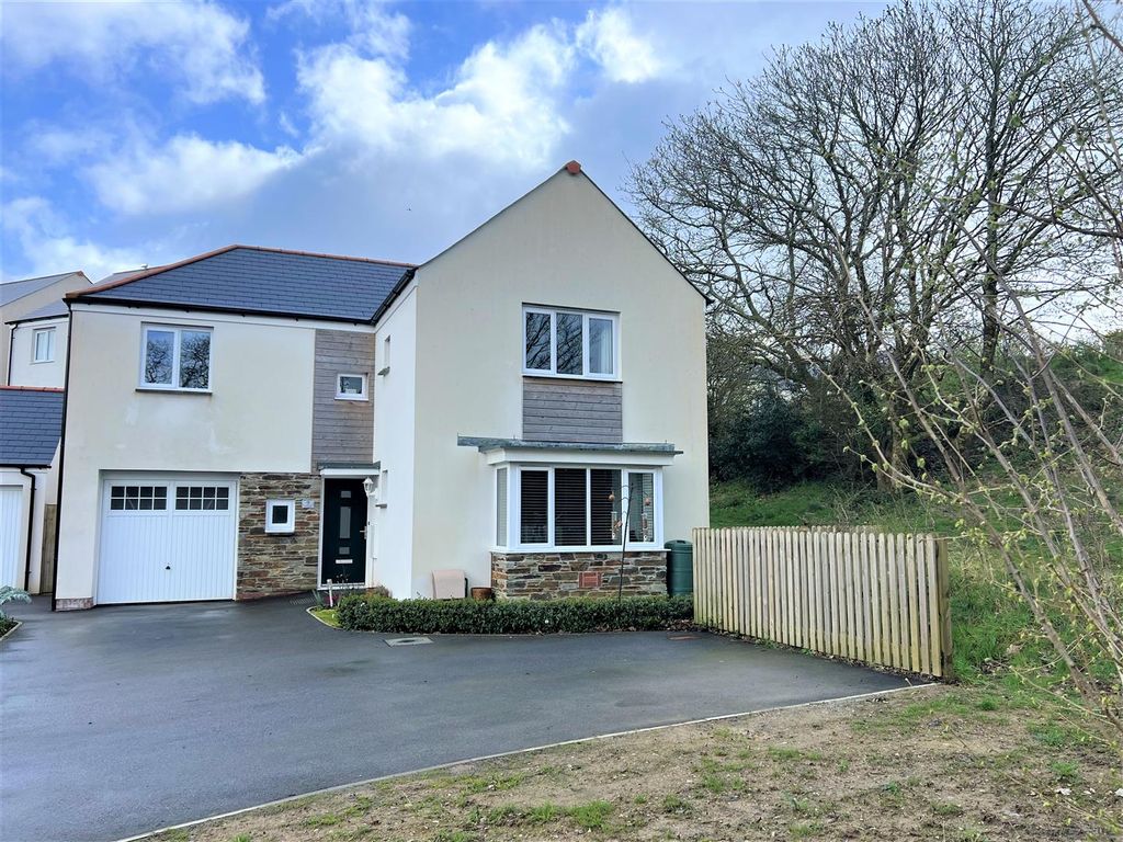 4 bed detached house for sale in Quillet Close, St Austell, St Austell