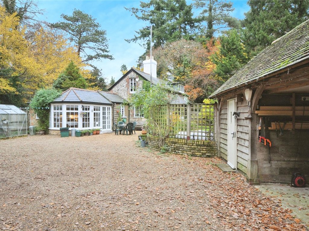 2 bed detached house for sale in Shire Lane, Orpington BR6, £900,000