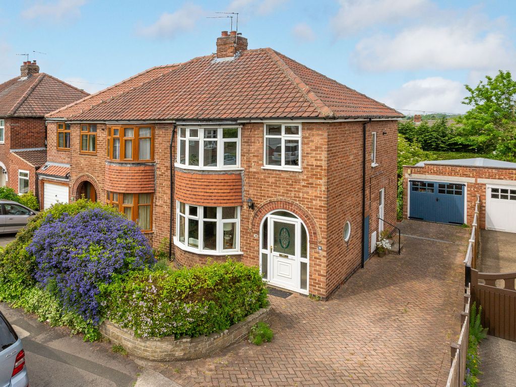 3 bed semidetached house for sale in Newland Park Drive, York YO10, £