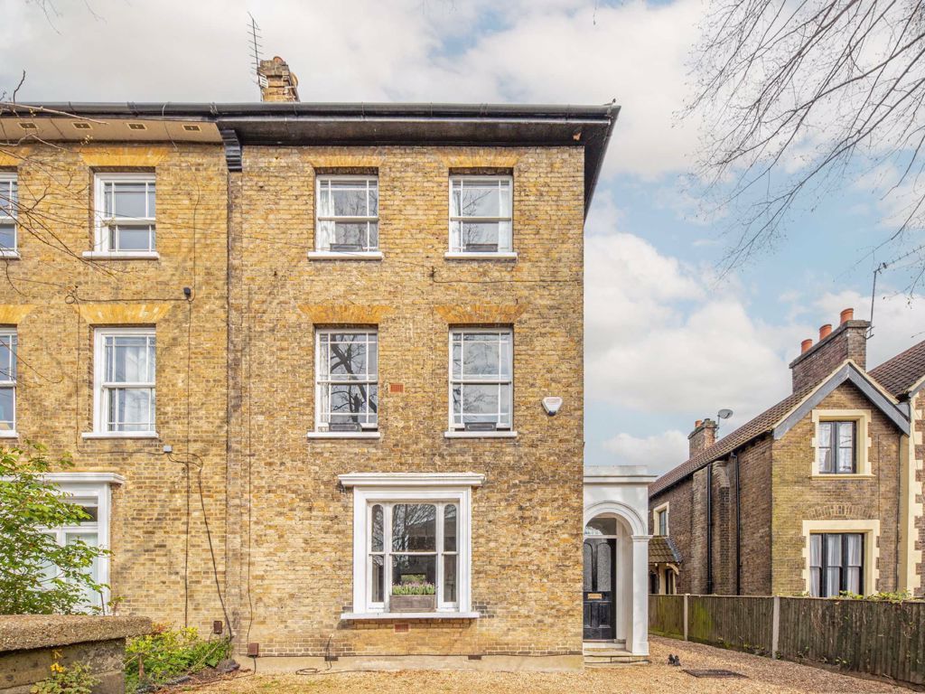 5 bed semidetached house for sale in Woodlands Grove, Isleworth TW7