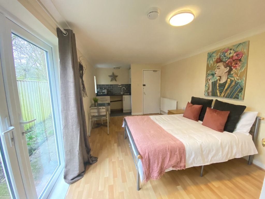 Room to rent in Clifton Street, Old Town, Swindon SN1 Zoopla