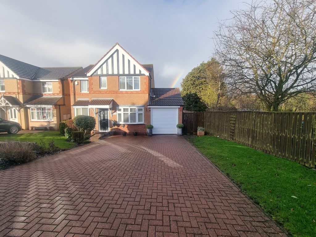 4 bed detached house for sale in Balmoral Grove, Consett, Durham DH8