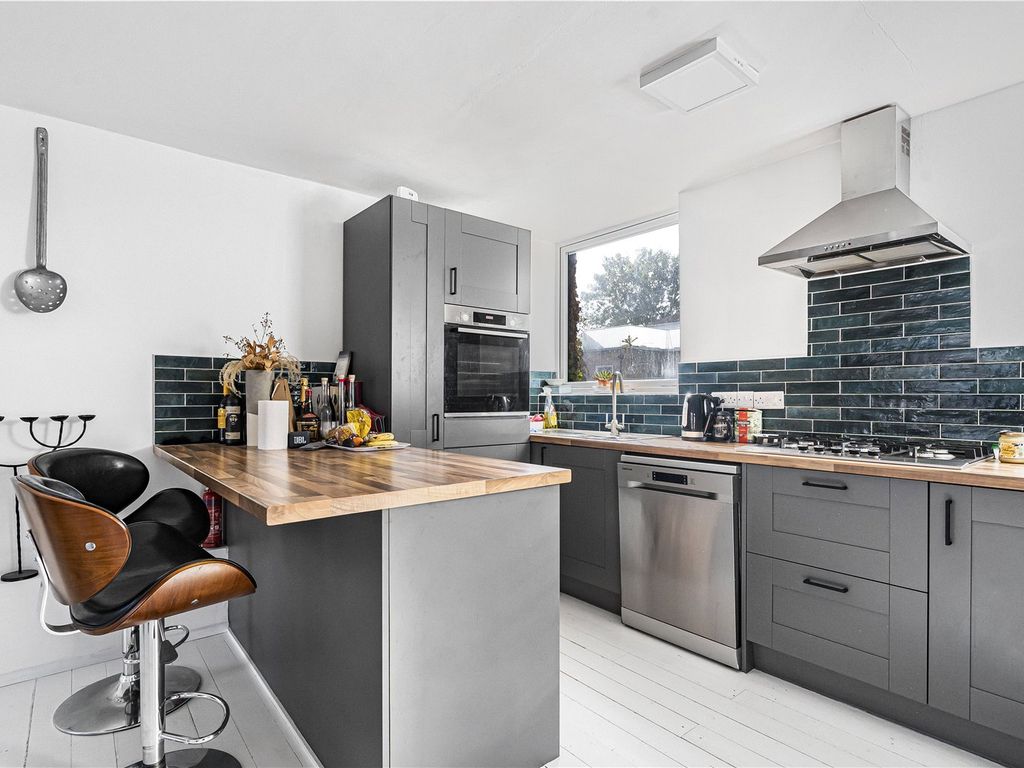 4 bed terraced house for sale in Harefields, Oxford, Oxfordshire OX2, £