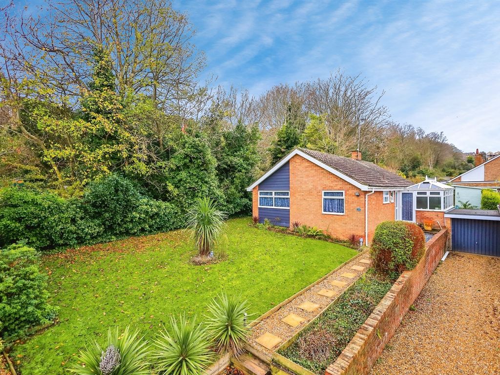 3 bed detached bungalow for sale in Fennells Close, Eastbourne BN21, £