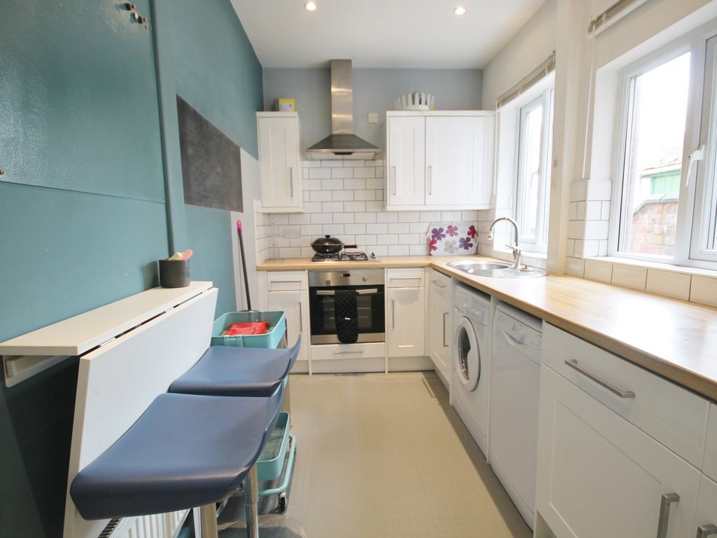 4 bed terraced house to rent in Rivers Street, West End, Leicester LE3