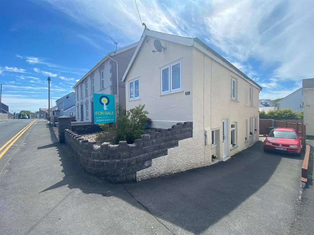3 bed detached house for sale in Carmarthen Road, Cross Hands, Llanelli