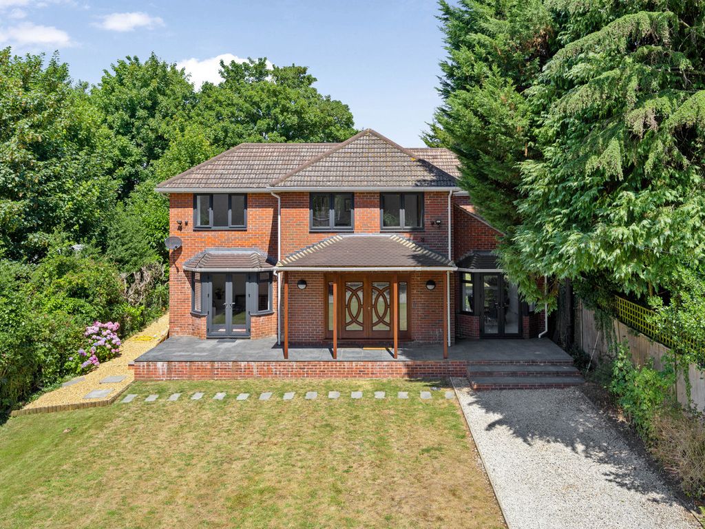 5 bed detached house for sale in Chilworth Old Village, Chilworth, Southampton Hampshire SO16, £