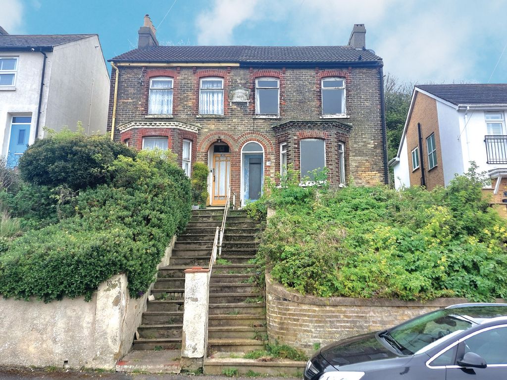 3 bed semidetached house for sale in Hardwicke Road, Dover CT17, £