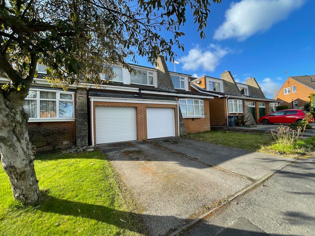 3 bed semidetached house to rent in Melrose Grove, Spinnyfield