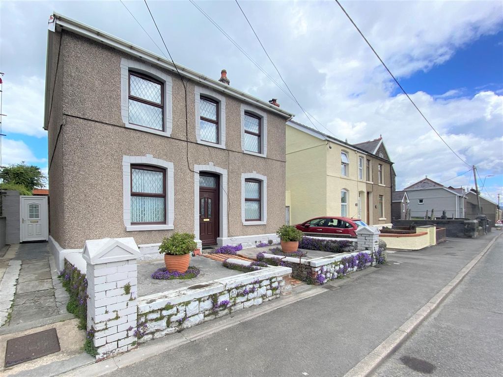 3 bed detached house for sale in Norton Road, Penygroes, Llanelli SA14