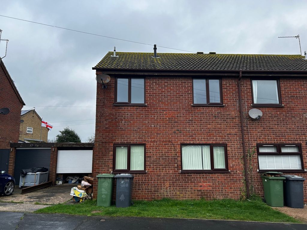 3 bed semidetached house to rent in Royal Thames Road, CaisterOnSea