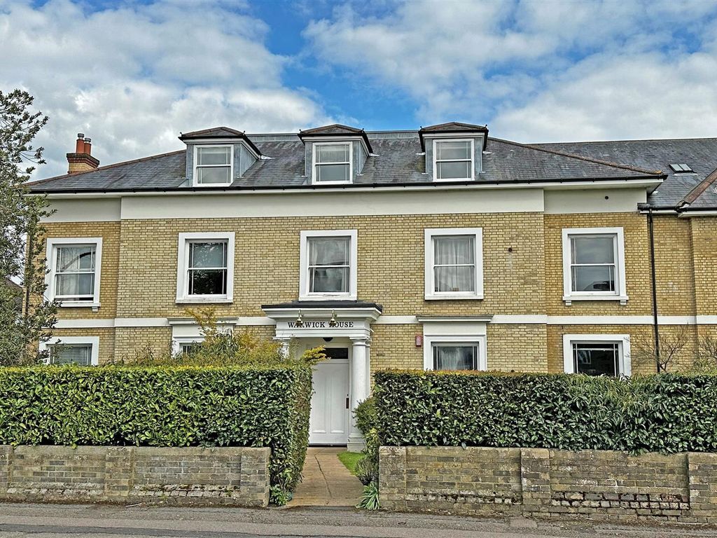 2 bed flat for sale in Ladbroke Road, Redhill RH1 Zoopla
