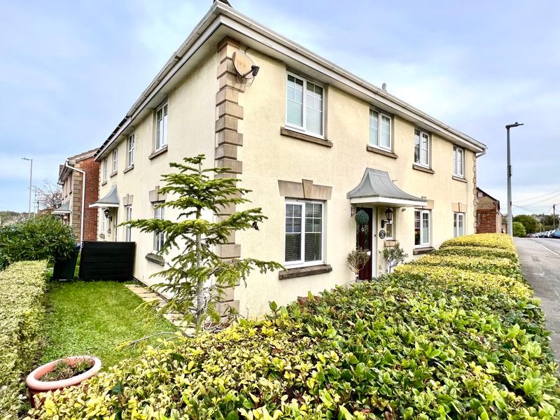 3 bed semidetached house for sale in Shelburne Road, Calne SN11, £