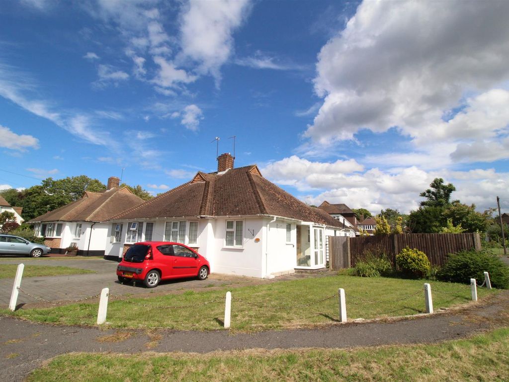 3 bed semidetached bungalow for sale in Portway, Ewell, Epsom KT17, £