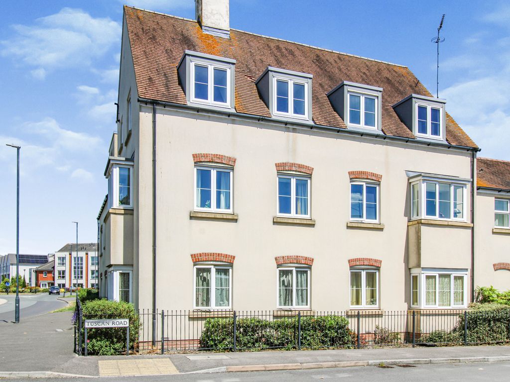 2 bed flat for sale in Redhouse Way, Swindon SN25, £160,000 Zoopla